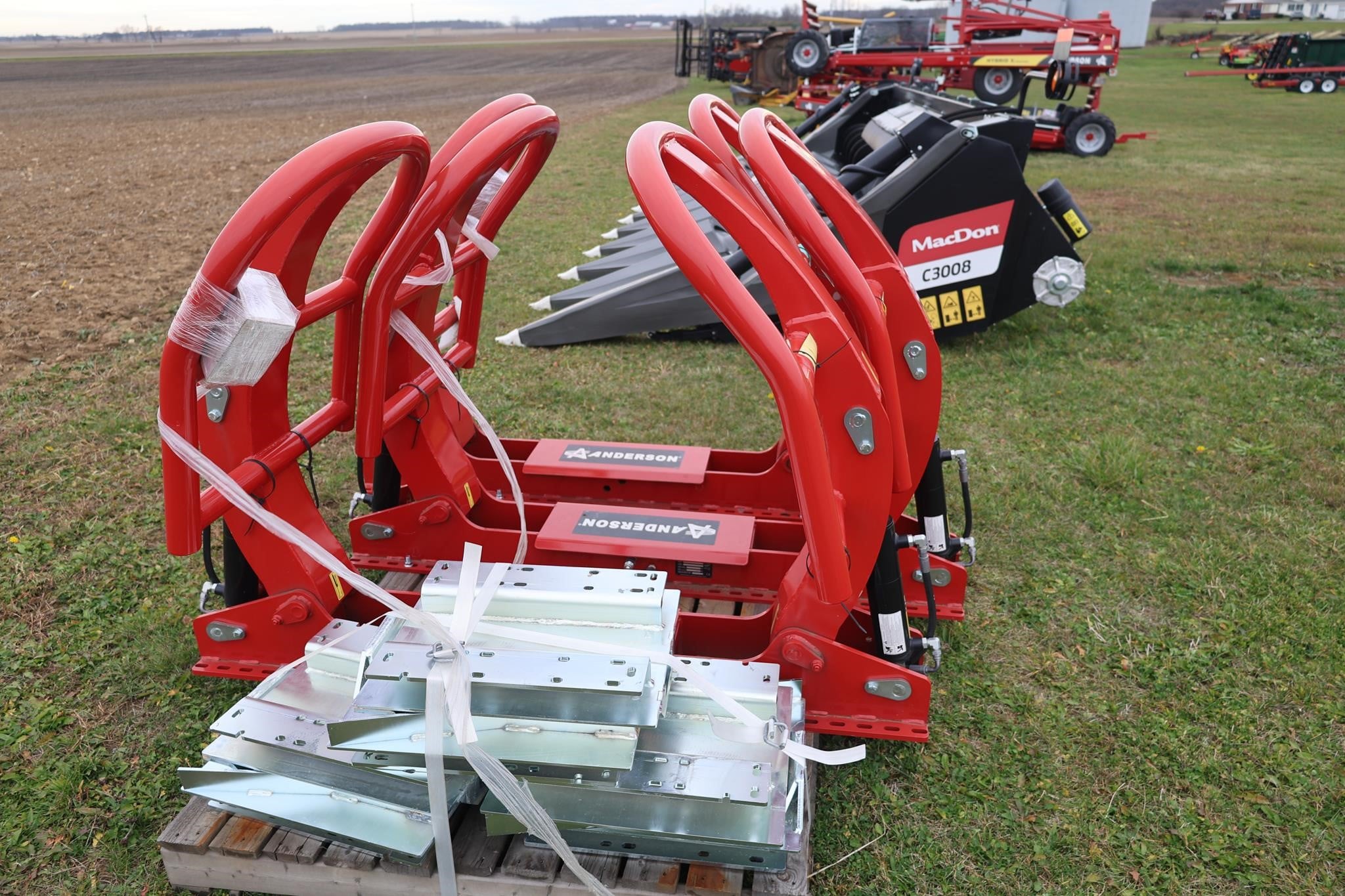 Bale-Grabbers-Handlers-ANDERSON-6000-76947
