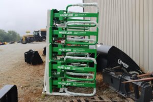 Bale-Grabbers-Handlers-HUSTLER-SOFTHANDS-LM100-76793-1