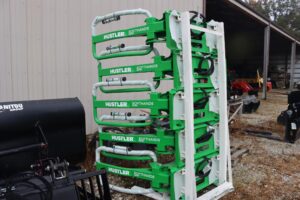 Bale-Grabbers-Handlers-HUSTLER-SOFTHANDS-LM100-76794-3
