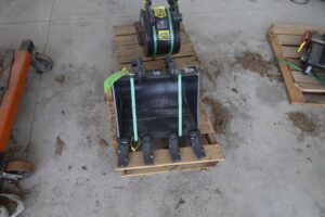 Bucket-NEW-HOLLAND-18-BUCKET-75945