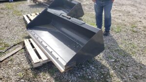 Bucket-NEW-HOLLAND-84-LIGHT-MATERIAL-BUCKET