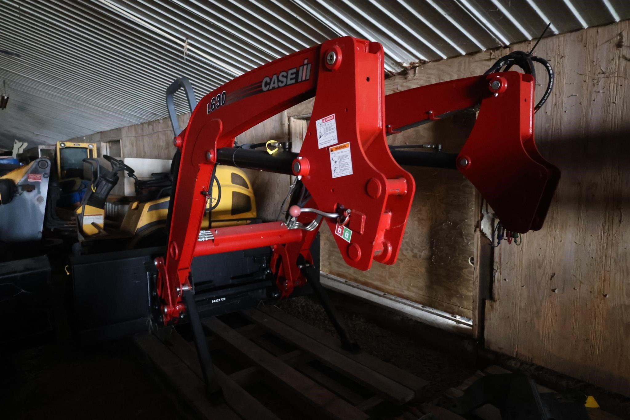 CASE-IH-L630-75755