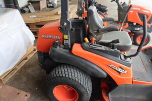KUBOTA-ZD323-77170-2