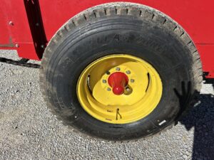 NEW-HOLLAND-520-8