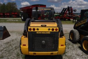 NEW-HOLLAND-L220-77100-4