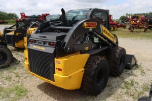 NEW-HOLLAND-L328-77104-3