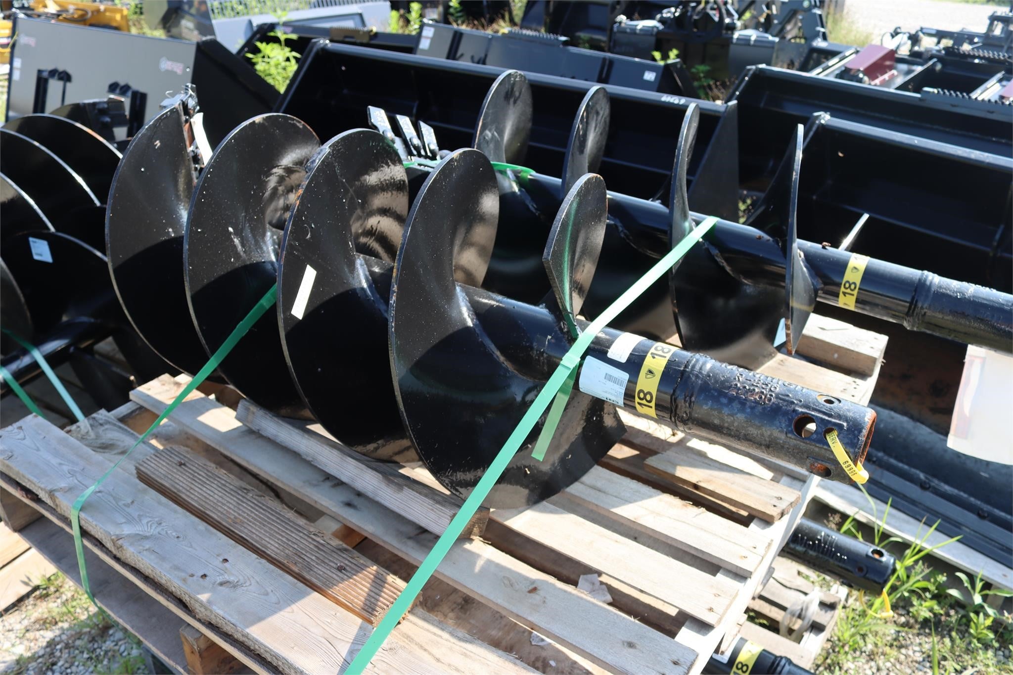 Post-Hole-Digger-NEW-HOLLAND-18X4-69996