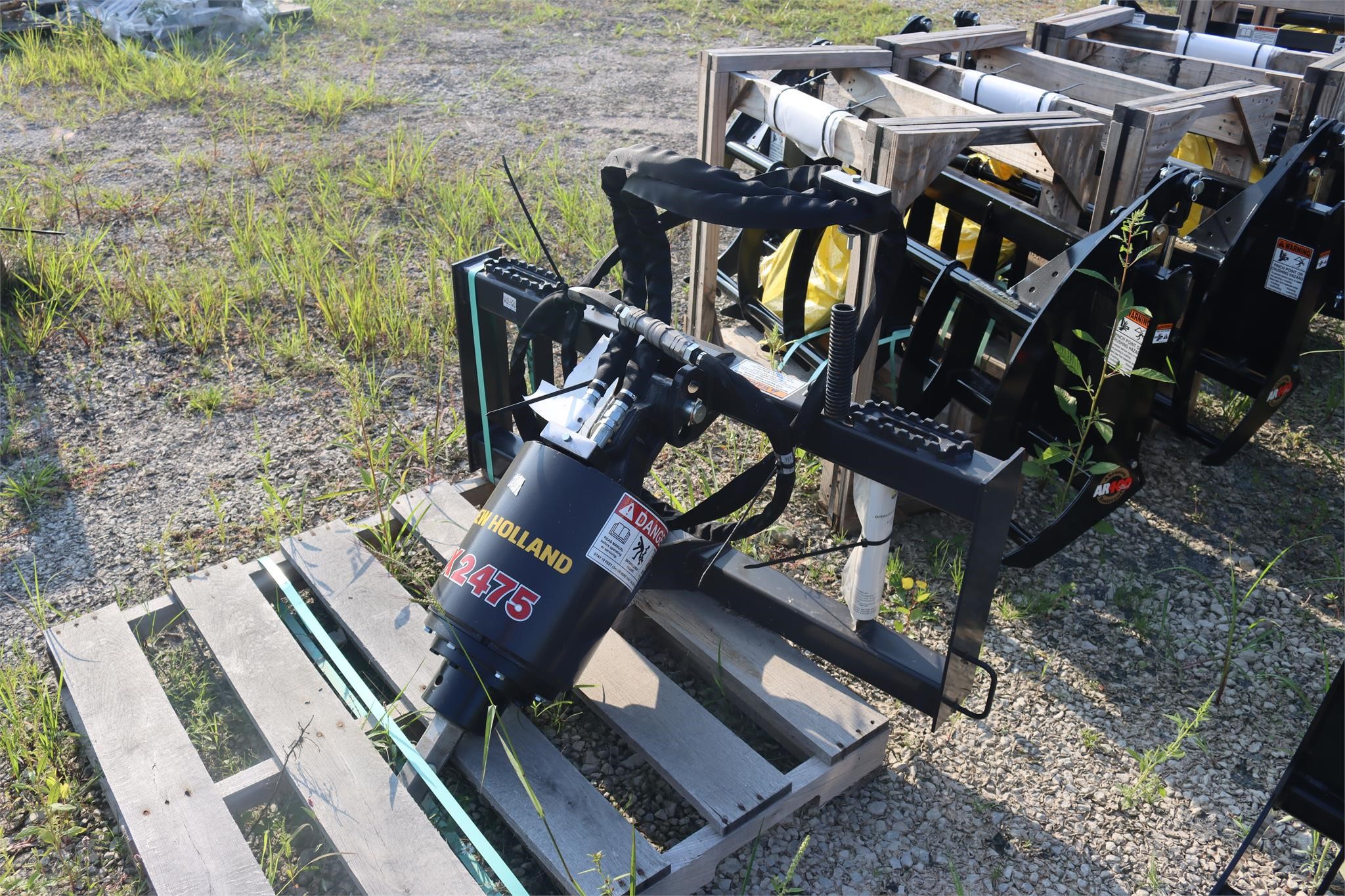 Post-Hole-Digger-NEW-HOLLAND-X2475-71853